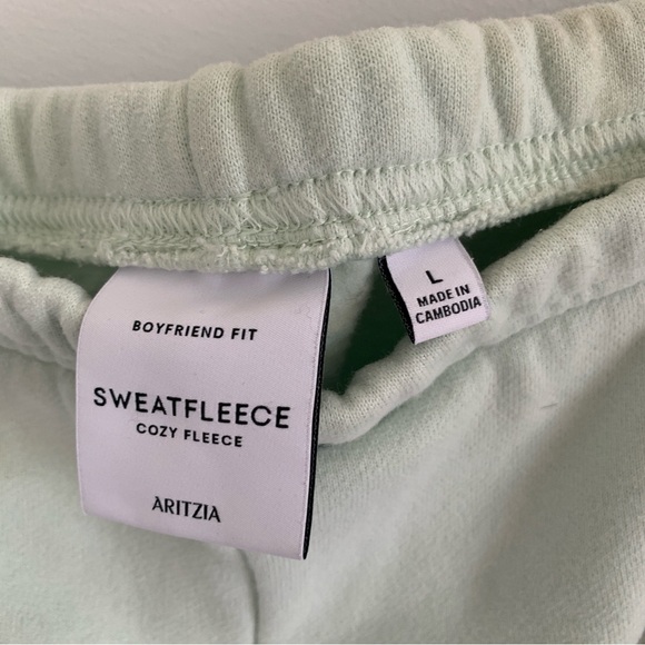 Aritzia | Sweatshorts - Picture 3 of 3